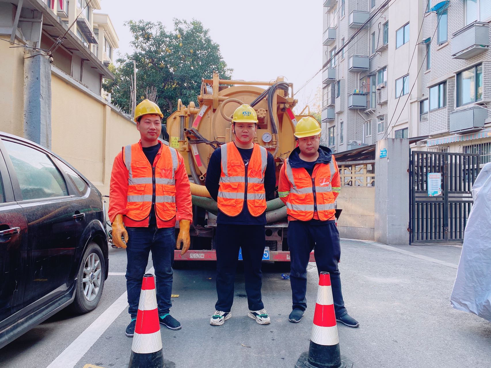 苍山路南京某小区管道清淤检测施工